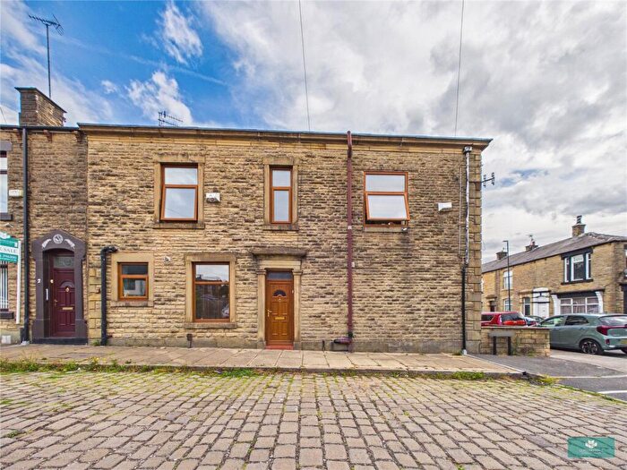 3 Bedroom End Of Terrace House For Sale In Siddall St, Shaw, Oldham, OL2
