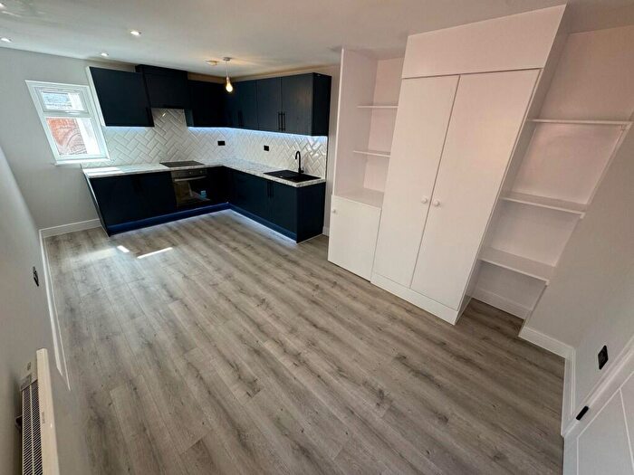 3 Bedroom Flat To Rent In Turkey Street, Enfield, Greater London, EN3