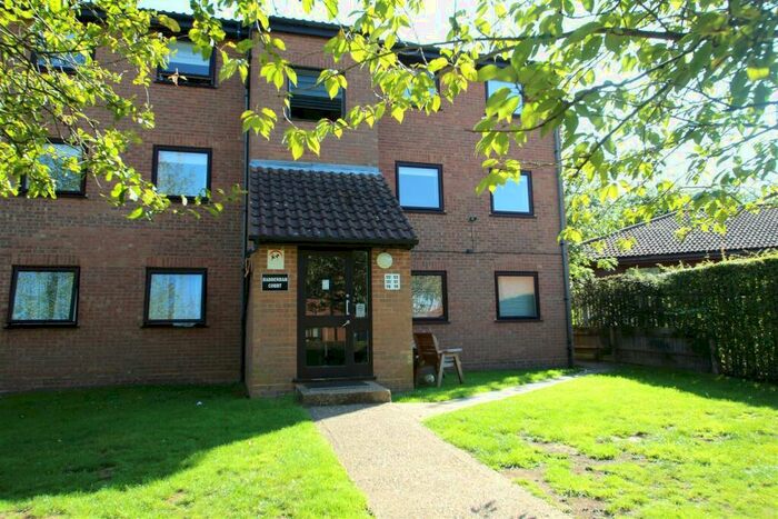 1 Bedroom Flat To Rent In Valley Green, Woodhall Farm, Hemel Hempstead, HP2