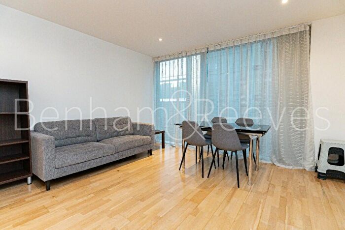 1 Bedroom Apartment To Rent In Marsh Wall, London, E14