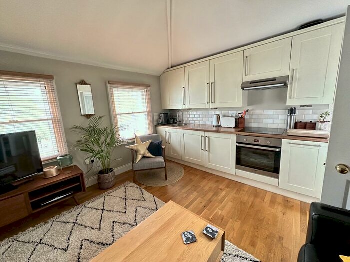 2 Bedroom Apartment To Rent In Clarence Road, SL4