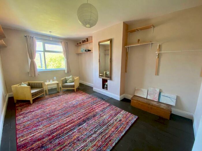 5 Bedroom Semi-Detached House For Sale In Sheringham Road, Manchester, M14