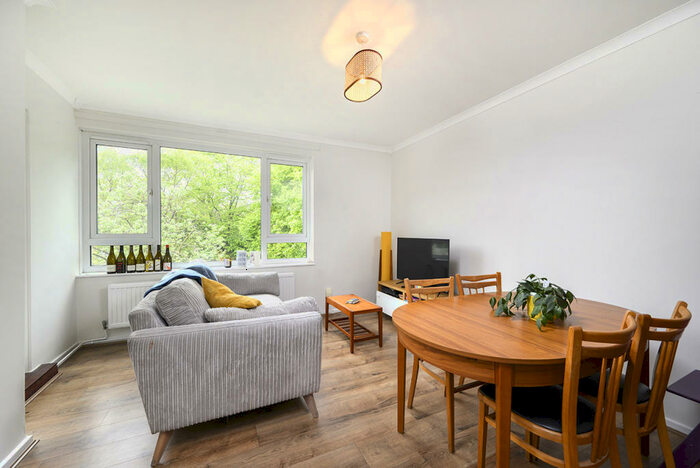 2 Bedroom Flat To Rent In Highbury Quadrant, London, N5