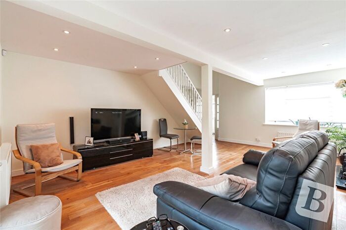 3 Bedroom Detached House For Sale In Shortcroft, Kelvedon Hatch, Brentwood, Essex, CM15