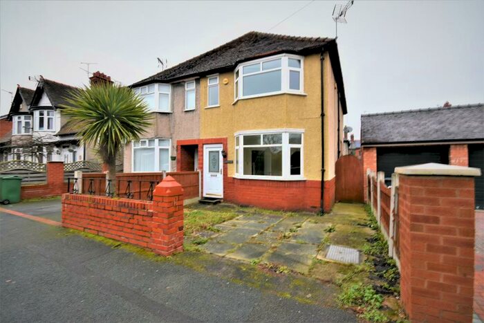 3 Bedroom Semi-Detached House To Rent In Court Road, Wrexham, LL13