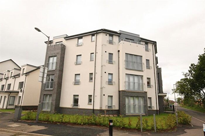 2 Bedroom Flat To Rent In Crookston Court, Flat, Larbert, FK5