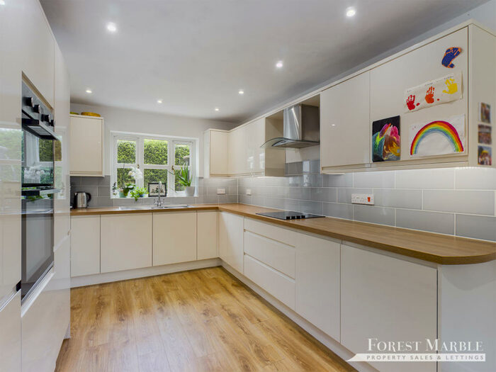 5 Bedroom Detached House For Sale In Cleyhill Gardens, Chapmanslade, BA13