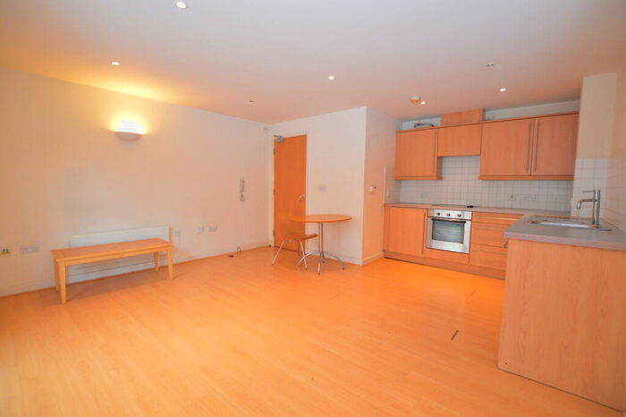 1 Bedroom Apartment To Rent In Queens Gardens, Queens Tower, Park Grange Road, Sheffield, S2