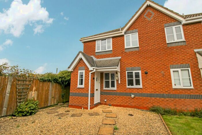 3 Bedroom Semi-Detached House To Rent In Copse Avenue, Swindon, SN1