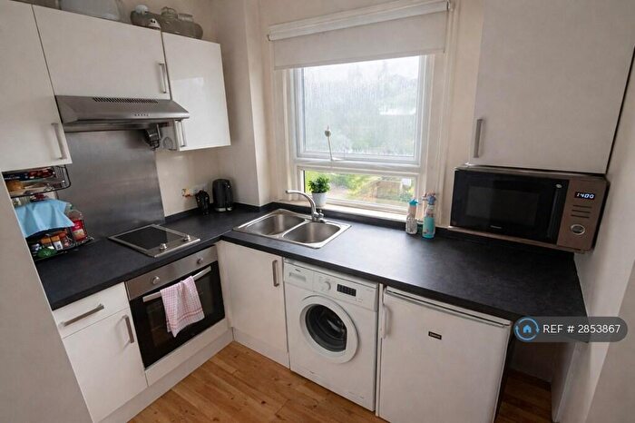 Studio To Rent In Percy Road, London, N12