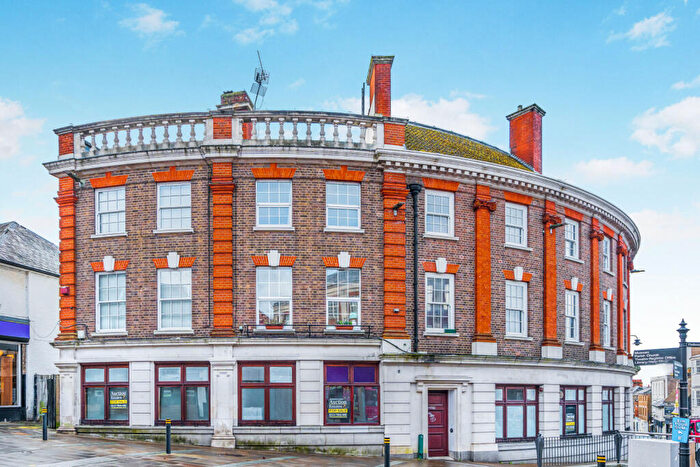 2 Bedroom Maisonette For Sale In Church Street, Leatherhead, Surrey, KT22