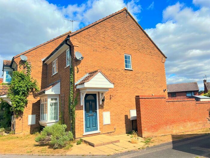 3 Bedroom End Of Terrace House To Rent In Bedfordshire Way, Wokingham, RG41