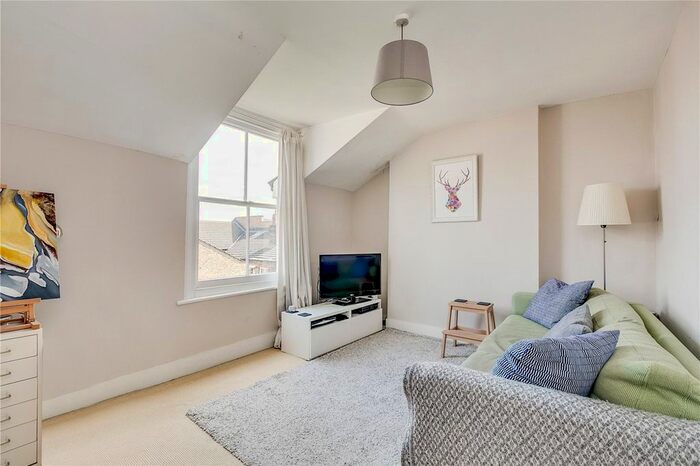 1 Bedroom Flat To Rent In Dafforne Road, London, SW17