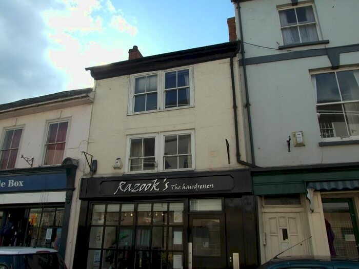 1 Bedroom Flat To Rent In Holyrood Street, Chard, TA20