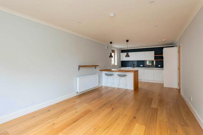 2 Bedroom Flat To Rent In C/, West Silvermills Lane, Edinburgh, EH3