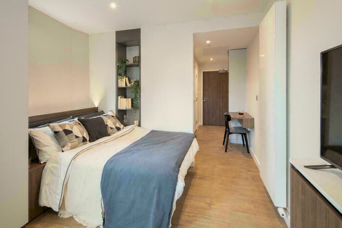 Studio To Rent In College Road, East Croydon, London, CR0