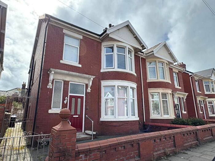 4 Bedroom Semi-Detached House For Sale In Hampton Road, Blackpool, FY4