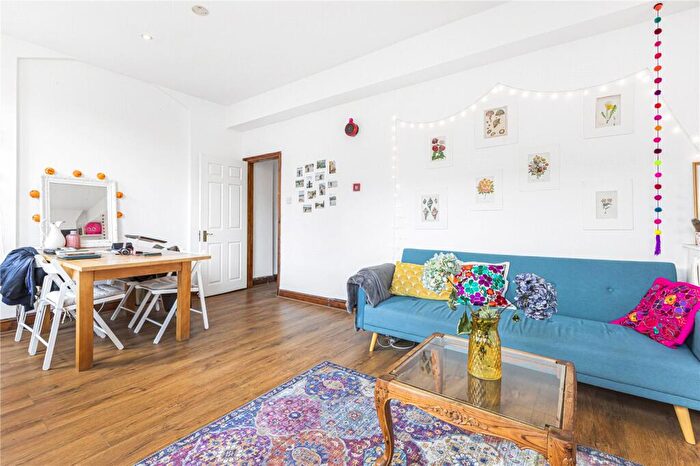 2 Bedroom Apartment To Rent In Garden Walk, Shoreditch, London, EC2A