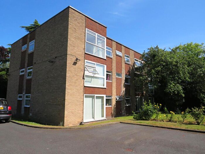 3 Bedroom Flat To Rent In Short Heath Road, Fernfail Court, B23