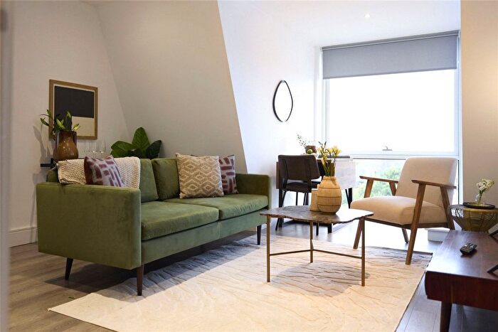 1 Bedroom Flat For Sale In Gaumont Place, London, SW2