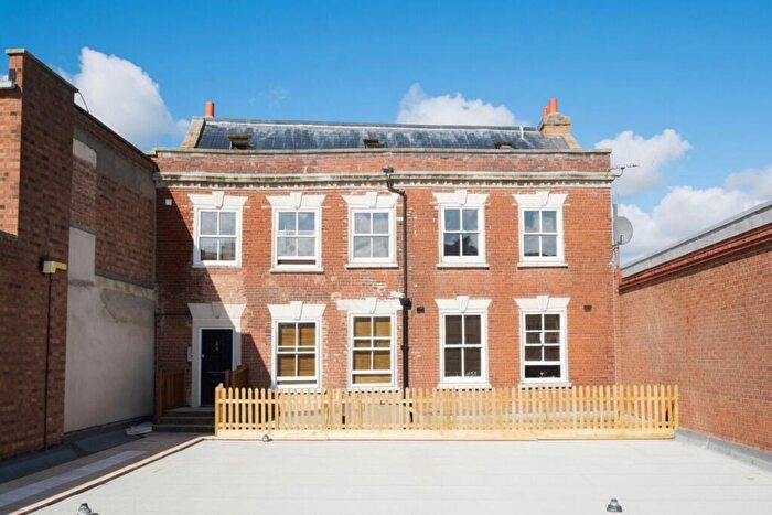 2 Bedroom Flat For Sale In High Street, Poole, BH15
