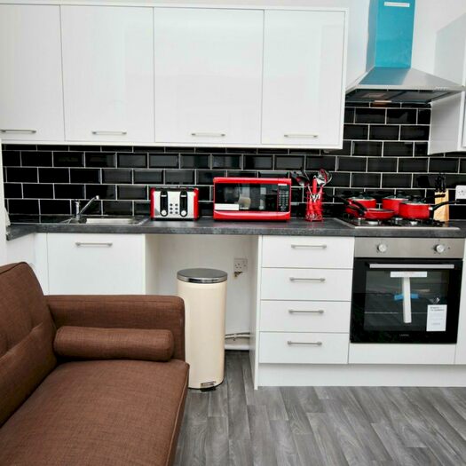 4 Bedroom Terraced House To Rent In Coultate Street, BB12