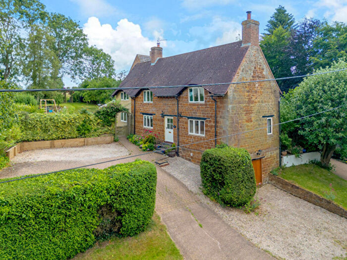 3 Bedroom Detached House For Sale In Old Forge Lane, Preston Capes, Daventry Northamptonshire, NN11