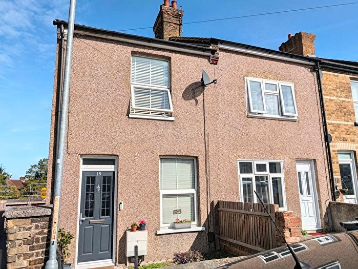 2 Bedroom End Terrace House For Sale In Gladstone Road, Dartford, DA1