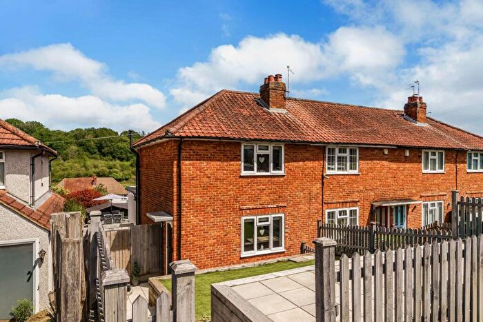 2 Bedroom End Of Terrace House For Sale In Beechen Lane, Lower Kingswood, KT20