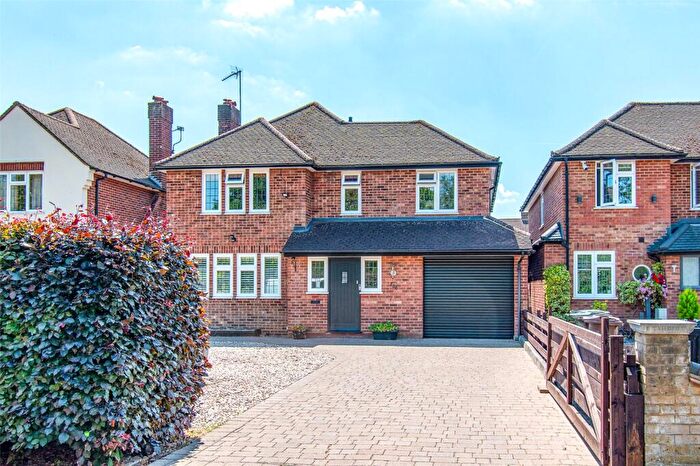 4 Bedroom Detached House For Sale In Tippendell Lane, Park Street, St. Albans, Hertfordshire, AL2
