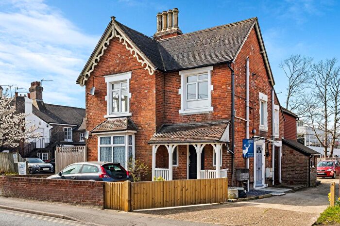 1 Bedroom Apartment For Sale In Moat Road, East Grinstead, RH19