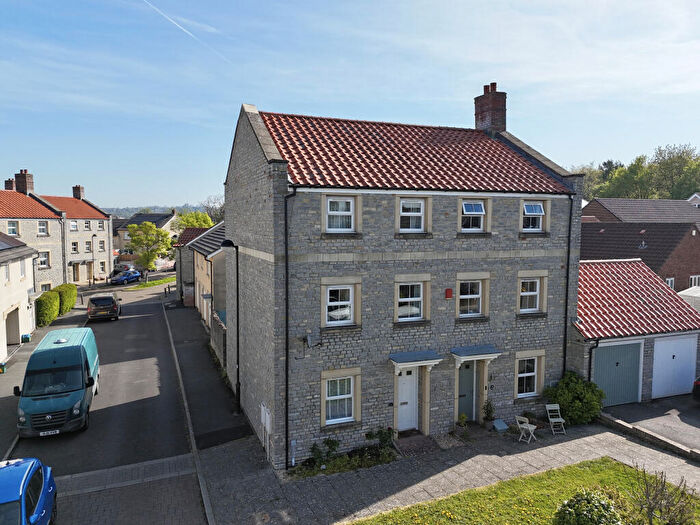 4 Bedroom Town House For Sale In Clockhouse View, Street, BA16
