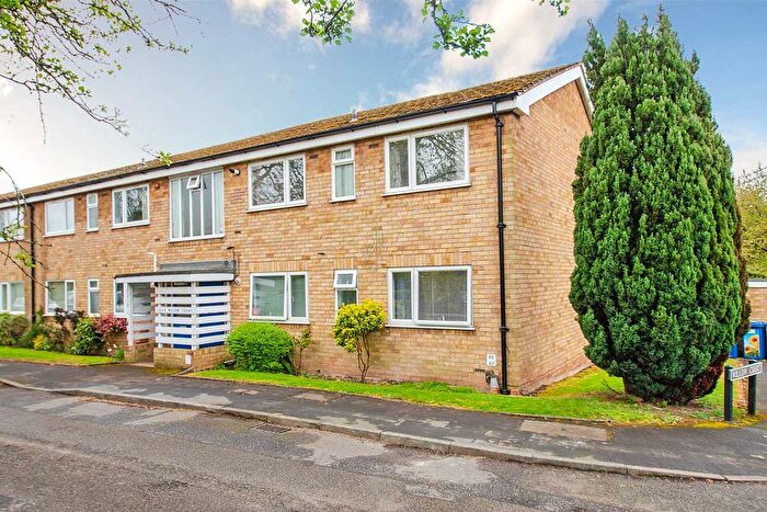 2 Bedroom Flat For Sale In Willow Court, Tamworth Road, Lichfield, WS14