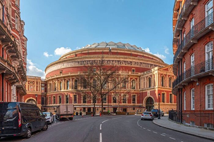 5 Bedroom Flat To Rent In Albert Hall Mansions, South Kensington, London, SW7