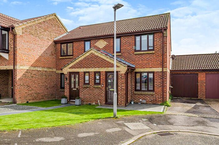 3 Bedroom House To Rent In Hope Avenue, Bracknell, RG12