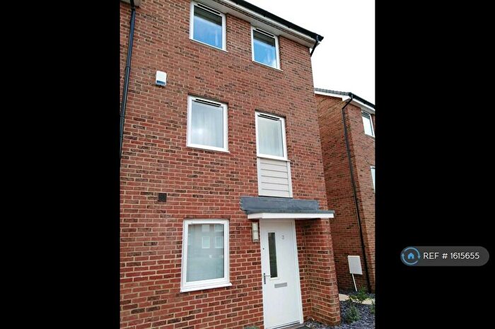 4 Bedroom Semi-Detached House To Rent In Burroughs Drive, Dartford, DA1