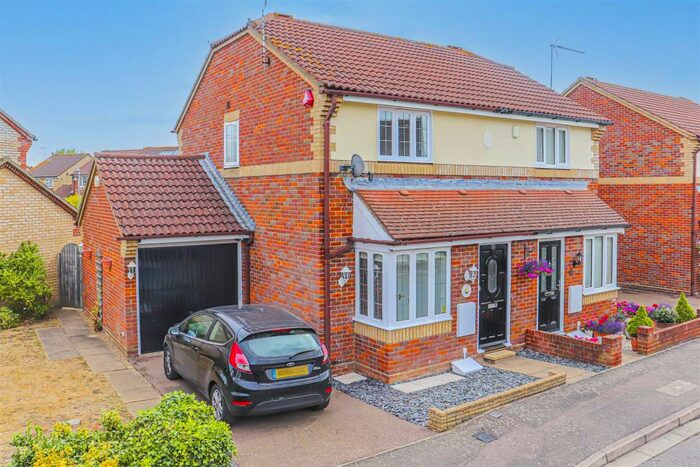 2 Bedroom Semi-Detached House To Rent In Denny Gate, Cheshunt, Hertfordshire, EN8