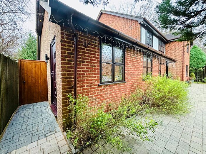 1 Bedroom Flat To Rent In The Old Carriageway, Gillingham, ME7