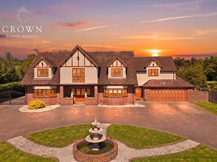 6 Bedroom Detached House For Sale In Ramsden Park Road, Ramsden Bellhouse, Billericay, CM11