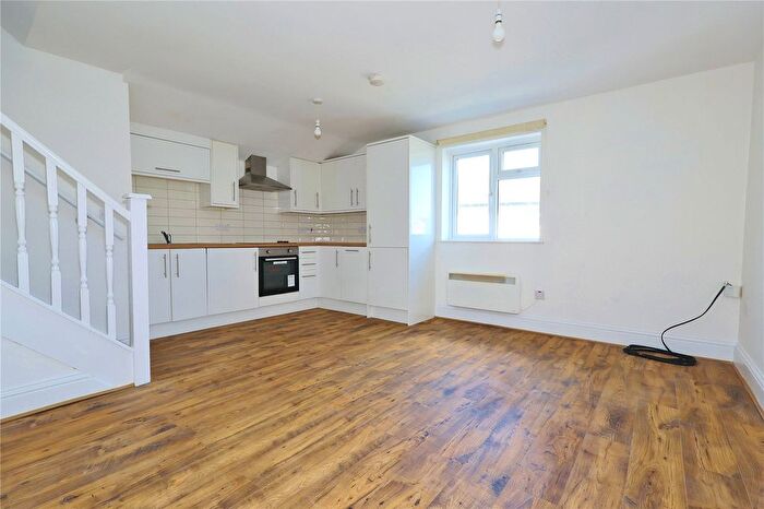 2 Bedroom Flat To Rent In Robin Hood Road, Knaphill, Woking, Surrey, GU21