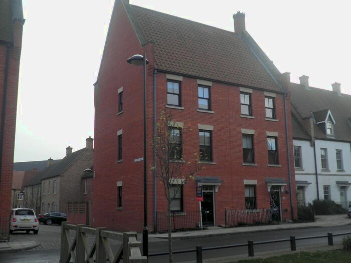 4 Bedroom Property To Rent In Clickers Drive, Northampton, NN5