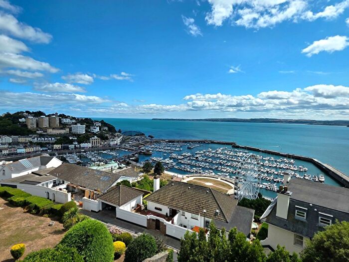 2 Bedroom Flat For Sale In Waldon Hillside, Torquay, TQ2