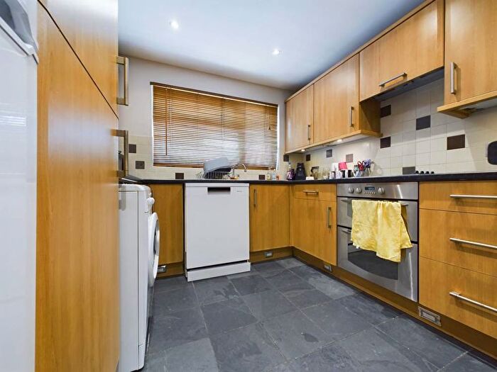 3 Bedroom Property To Rent In Winston Road, Rochester, ME2