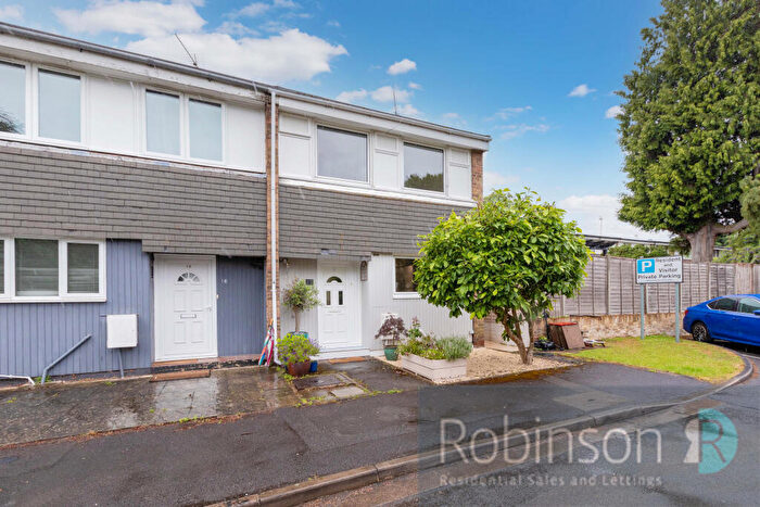 3 Bedroom End Of Terrace House For Sale In Lynton Green, Maidenhead, Berkshire, SL6