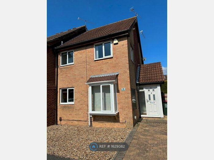 1 Bedroom Terraced House To Rent In Lancelot Close, Crawley, RH11