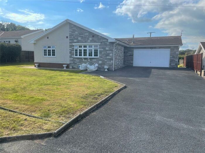 3 Bedroom Bungalow For Sale In Llanpumsaint, Carmarthen, Carmarthenshire, SA33