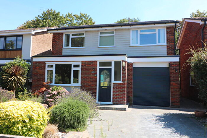 4 Bedroom Detached House For Sale In Barnstable Road, Southend, SS1