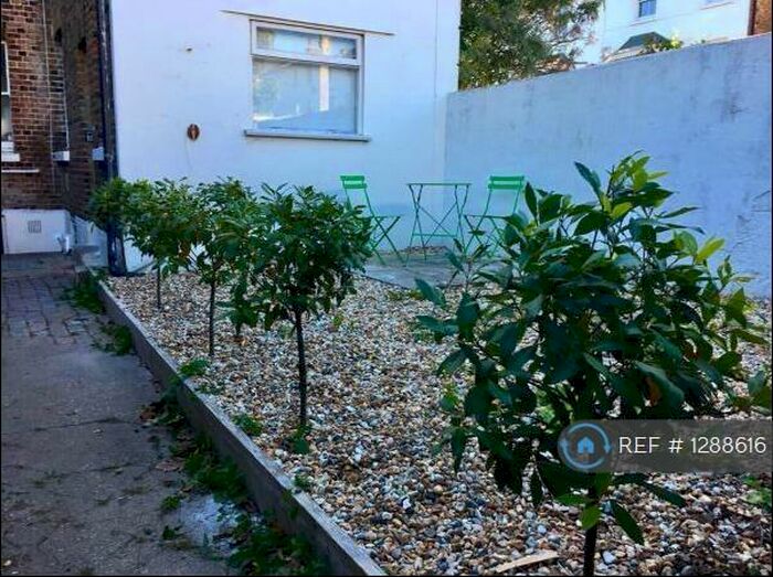 Studio To Rent In St. Augustine Road, Littlehampton, BN17