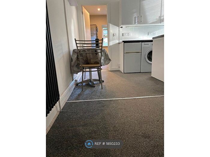 1 Bedroom Flat To Rent In Gordon Road, Canterbury, CT1