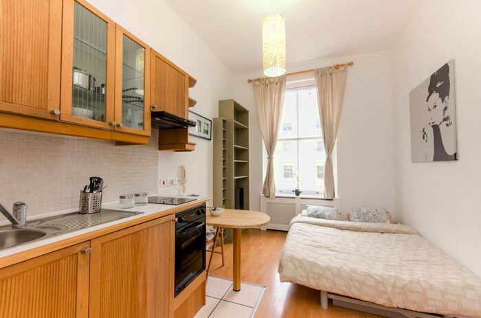 Studio To Rent In Gloucester Street, Pimlico, London, SW1V